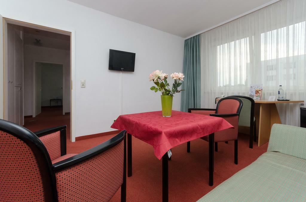 Elbotel Rostock By Centro Exterior photo